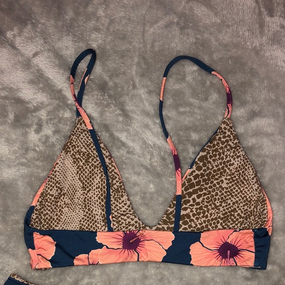 Acacia hibiscus top - Picture 2 of 4